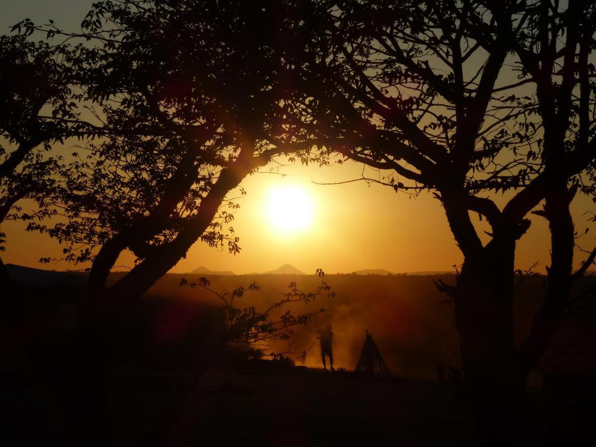 Ozohere Campsite And Himba Village Uis Exterior foto