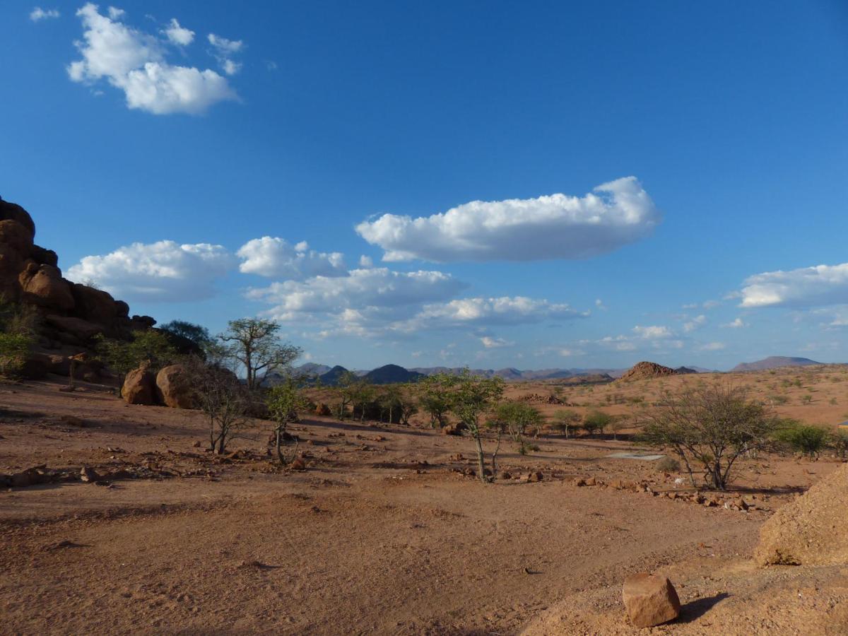 Ozohere Campsite And Himba Village Uis Exterior foto