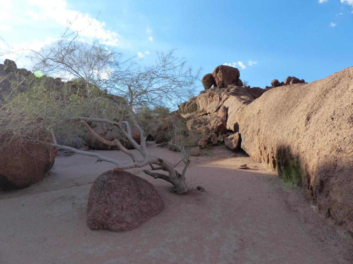 Ozohere Campsite And Himba Village Uis Exterior foto